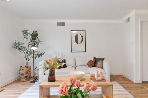 13050 Brookpark Rd, Oakland CA  94619-3504 exterior