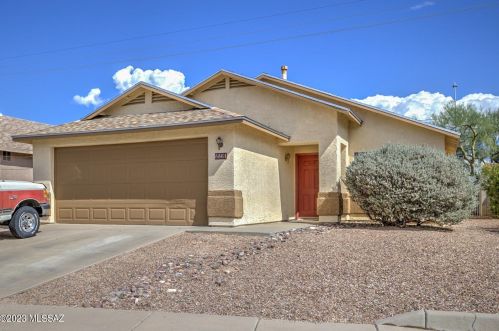 8861 Desert Rainbow Dr, Tucson, AZ 85747-5191