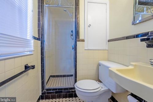 8932 Fairfield St, Philadelphia PA 19152-3405 exterior