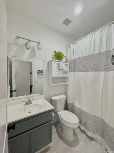 16043 Greyrock St, Victorville CA  92395-8628 exterior