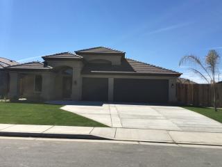 9509 Whitman Ave, Bakersfield CA  93311-2850 exterior