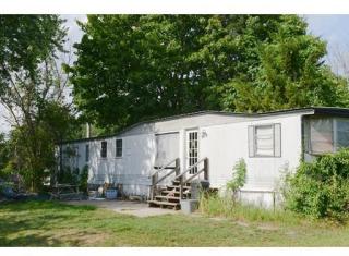 32 Dublin St, Palmer, MA 01069-1810