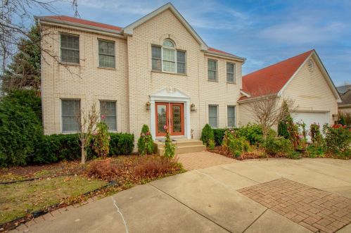 181 Chateau Ln, Dyer, IN 46311-2148