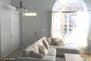 1933 Crescent Park Dr, Herndon VA  20190-3291 exterior