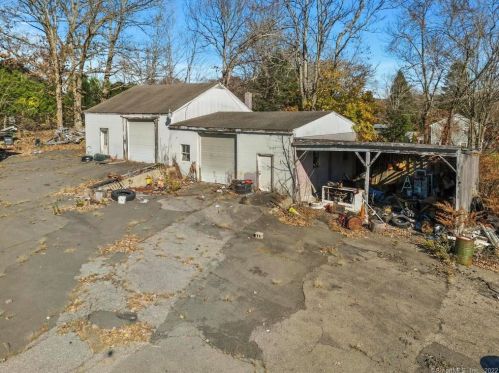 93 Old Hawleyville Rd, Bethel CT  06801-3040 exterior