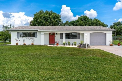 534 Pennview Ave, Lehigh Acres, FL 33936-6918