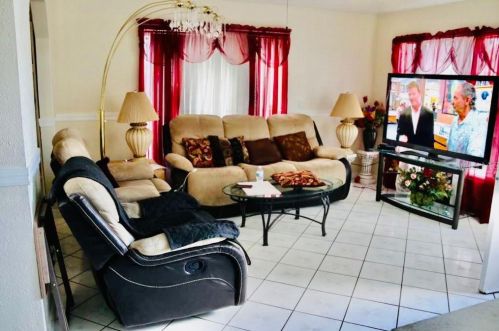 7325 Hollow Ridge Cir, Orlando, FL 32822-7896