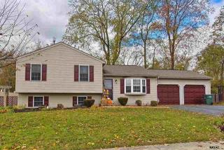 230 Ivy Dr, Strinestown, PA 17345-9512
