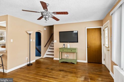 121 Chestnut St, West Deptford NJ  08051-1403 exterior