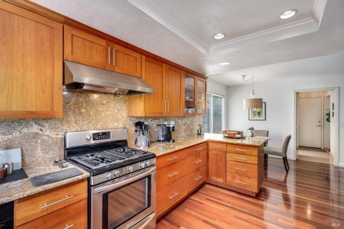 7549 Oakmont Dr, Santa Rosa, CA 95409-6498