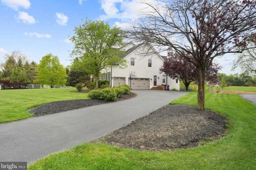 101 Ithan Ln, Collegeville, PA 19426-4418