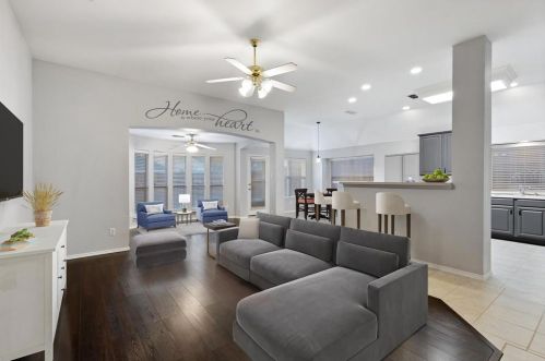7905 Thorneywood Rd, Plano TX  75024-3910 exterior