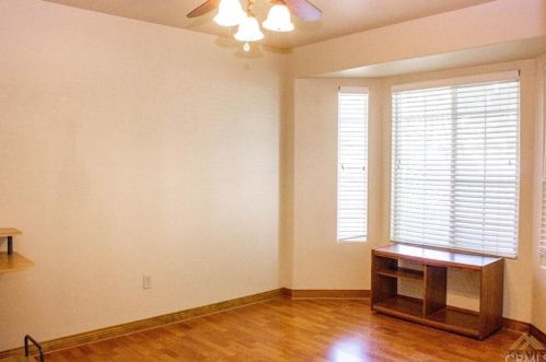 5721 Moraga Ct, Bakersfield, CA 93308-4094