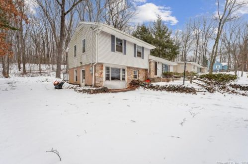 360 Beelzebub Rd, Wapping, CT 06074-2227