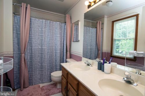 6104 Fox Point Rd, Fredericksburg VA  22407-8330 exterior