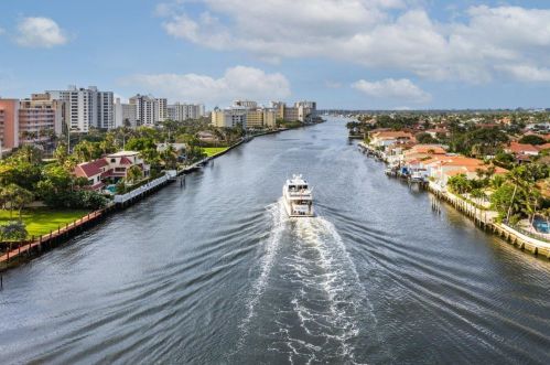 951 Spanish Cir, Delray Beach FL  33483-4770 exterior