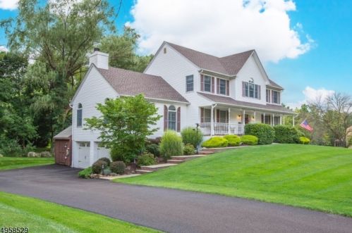 4 Roberts Rd, Dover NJ  07869-3475 exterior