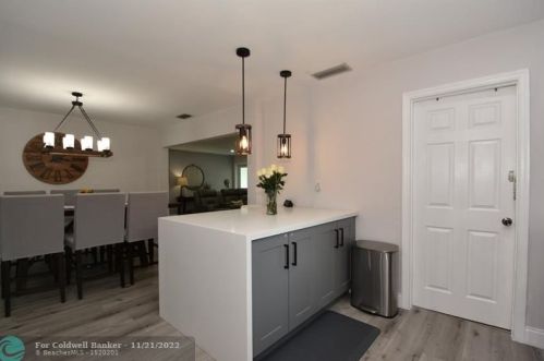 8421 17 Ct, Hollywood FL 33028 exterior