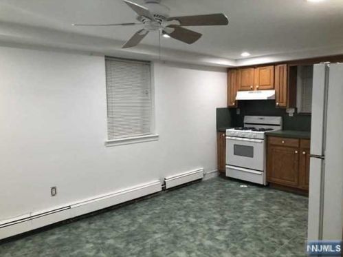 396 Mckinley St, Fairview NJ  07022-1916 exterior