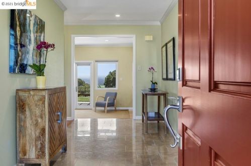 1863 Lakeview Ct, San Leandro, CA 94577-6307