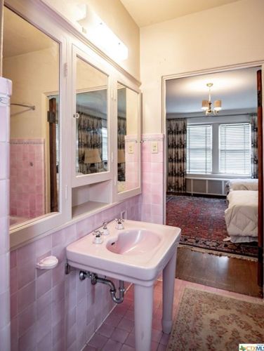 501 Vine St, Victoria TX exterior