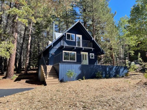 2161 Pinewood Dr, South Lake Tahoe CA  96150-5146 exterior