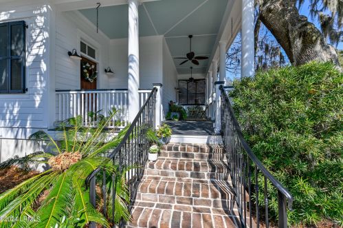 12 Tuscarora Trl, Beaufort, SC 29906-9193