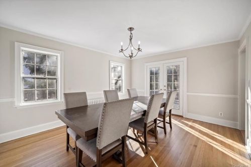 2 Tennyson St, Hartsdale NY  10530-1319 exterior