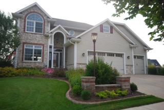 1815 Glacier Ridge Rd, Waukesha, WI 53188-2692