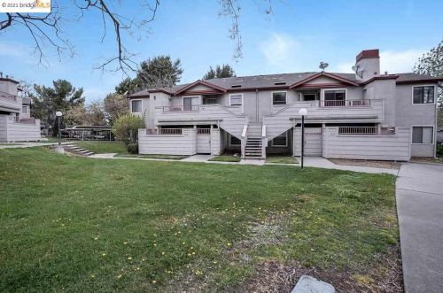 1 Lancaster Cir, West Pittsburg CA  94565-3276 exterior