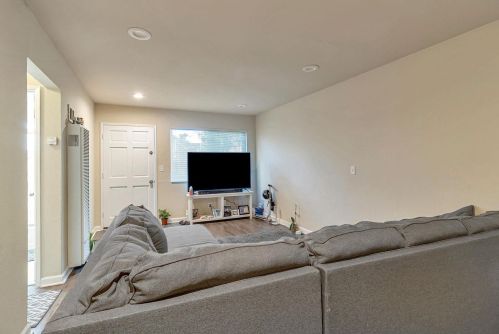 416 Poplar Ave, Redwood City CA  94061-3019 exterior