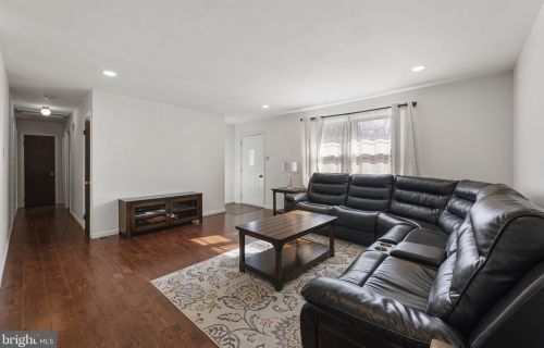 21 Clamer Ave, Collegeville PA  19426-2303 exterior