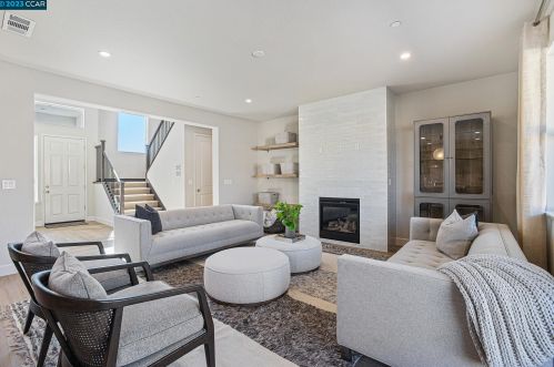 138 Mira Vista Dr, Oakley, CA 94561-1554