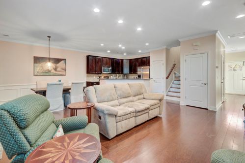 2096 Promenade Ct, Mount Pleasant SC  29466-7231 exterior