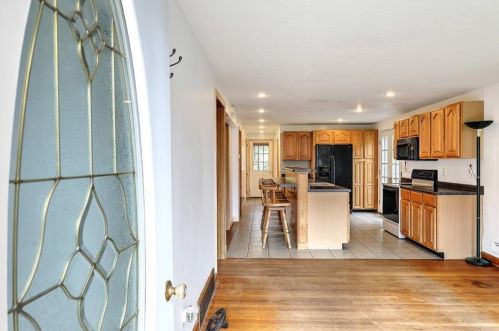 44 Rosemont Ave, Cumberland RI  02864-7519 exterior