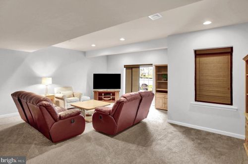 4 Ledgestone Dr, Siddonsburg PA  17019-9805 exterior