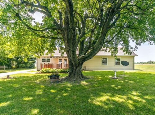 3107 Washington Waterloo Rd, Washington Court House OH  43160-9072 exterior