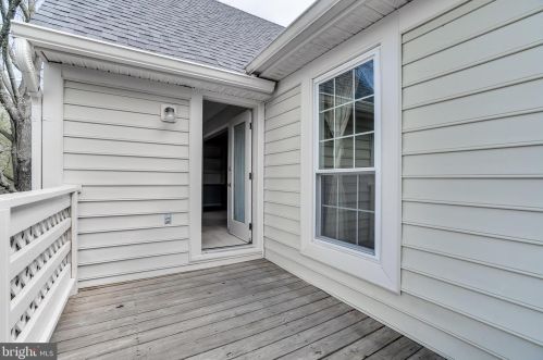 7779 Willow Pt Dr, Falls Church VA  22042-7536 exterior