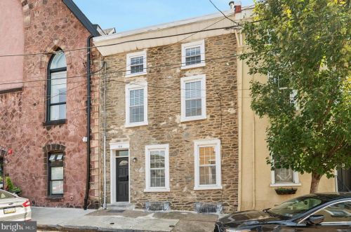 135 Krams Ave, Philadelphia, PA 19127-2010