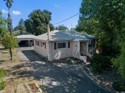 633 Windsor River Rd, Windsor, CA 95492-8905