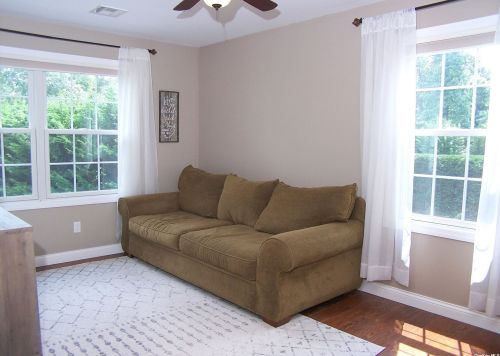 10 Ridgewood St, Elwood NY  11731-1614 exterior