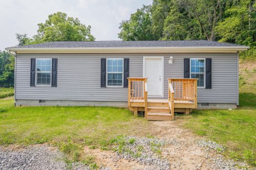 8471 Garfield St, Crooksville, OH 43731-9653