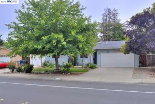 1045 Murdell Ln, Livermore CA  94550-5242 exterior