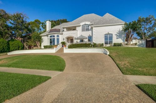 6745 Country Club Cir, Dallas TX  75214-4021 exterior