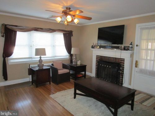 142 Cedarville Rd, Pottstown, PA 19465-7604