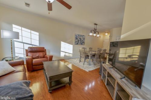 19328 Diamond Lake Dr, Leesburg VA  20176-6510 exterior