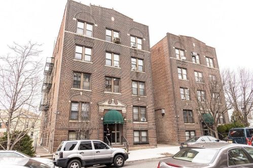 41 Kelly Pkwy, Bayonne NJ  07002-3426 exterior