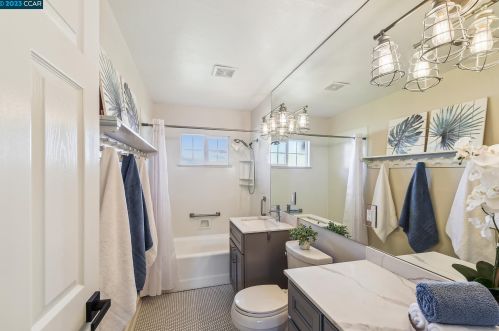 137 Beverly Dr, Concord, CA 94523-2303