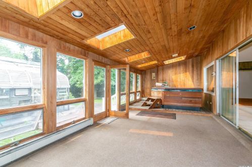 14 Cypress Ave, Great Neck NY  11024-2004 exterior