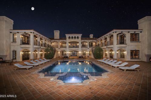 41 Biltmore Est, Phoenix AZ 85016-2819 exterior